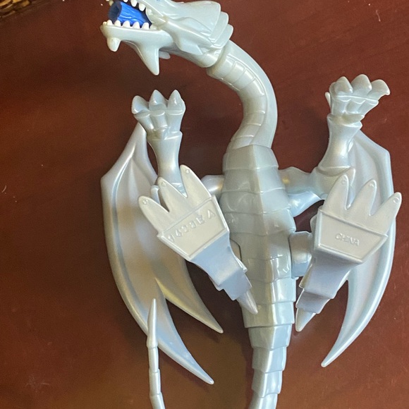 Vintage 1996 Blue Eyes White Dragon Yu-Gi-Oh Figure Toy Kazuki Takahashi - Picture 6 of 8